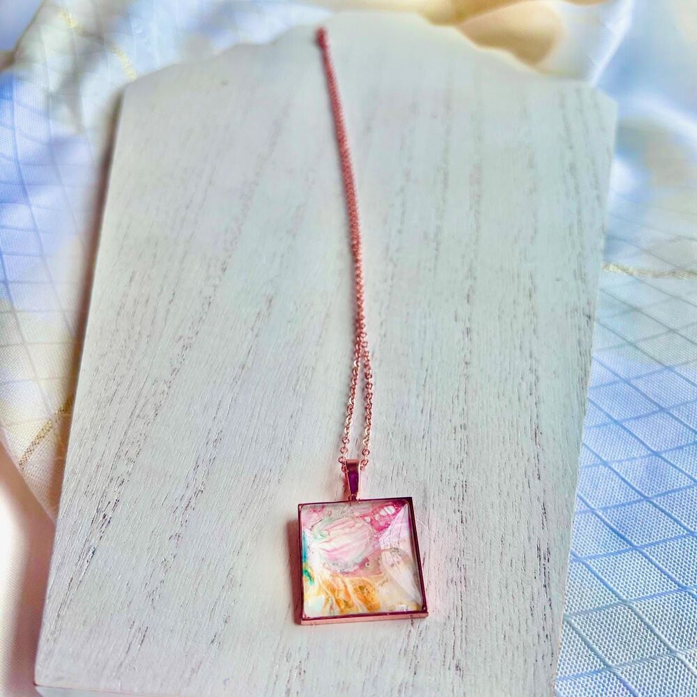 Vtg Rose Gold Tone Pendant Necklace, NEW Hand Painted Floral Pendant Necklace